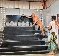 Jalabhisheka and Shodashopachar Puja at HH Shrimat Parijnanashram Swamiji III Sannidhi, Karla (2 March 2025)